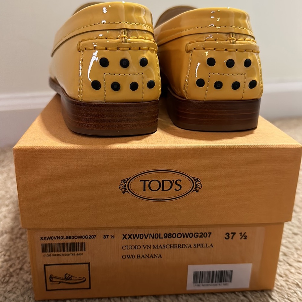 Tods standout Womens 37 1/2 patent leather loafer - Picture 11 of 11
